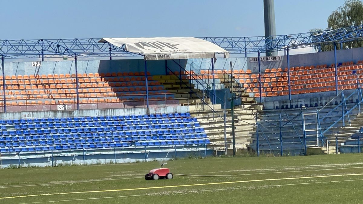 Fără fotbal şi blocat de procese » Imagini dezolante cu stadionul din Târgu Mureș