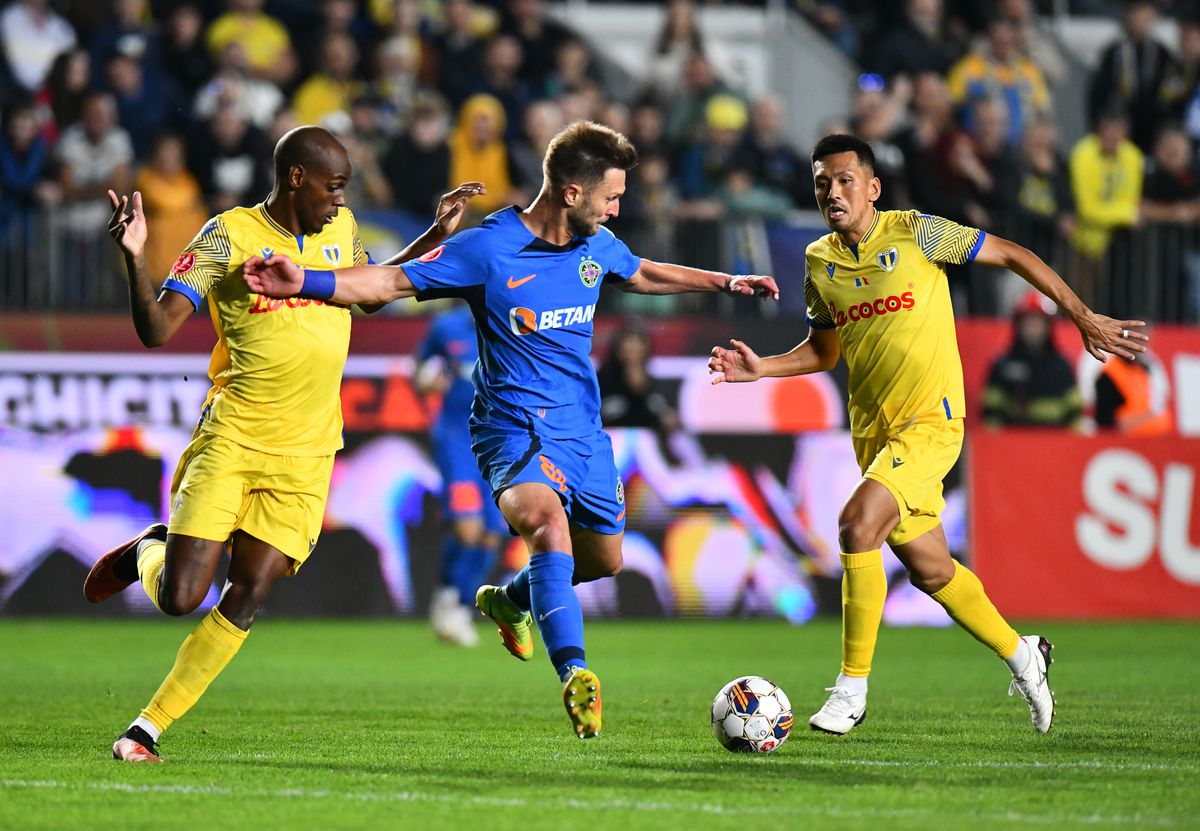 3 faze la limită în Petrolul - FCSB » Cum au fost judecate de arbitri + verdictul specialiștilor