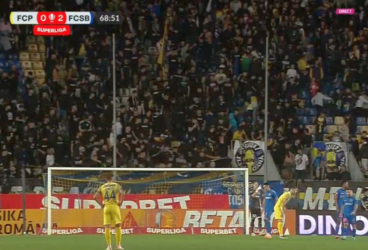 Bătaie cu scaune, steaguri și jandarm rănit în Petrolul - FCSB