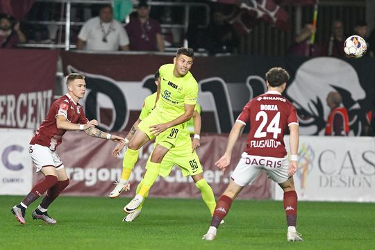 Claudiu Petrila, primul din stânga // foto: GSP
