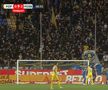 Șocant: bătaie cu scaune, steaguri și jandarm rănit în Petrolul - FCSB!