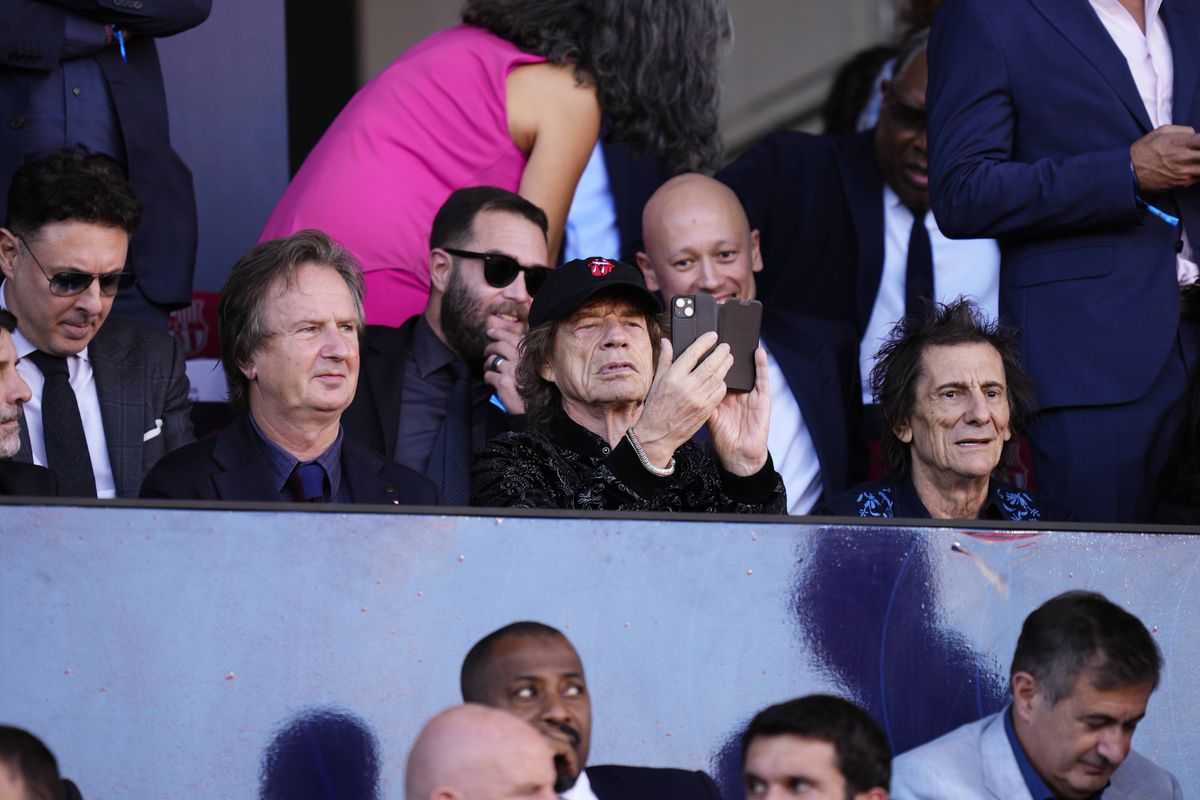 Scenografie spectaculoasă pe tot stadionul la El Clasico » Show în tribune făcut de Rolling Stones