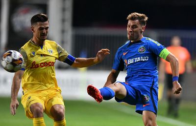 Ce nu s-a văzut la TV la Petrolul - FCSB: 10 detalii » Ce a făcut Rotariu când a fost înlocuit
