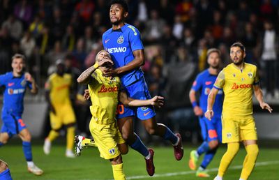 3 faze la limită în Petrolul - FCSB » Cum au fost judecate de arbitri + verdictul specialiștilor