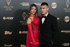 Cuplul care a atras toate privirile la Gala Balonului de Aur » S-au cunoscut prin intermediul Wandei Nara