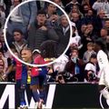 Televiziunea Movistar, care a transmis Real Madrid - Barcelona 0-4 sâmbătă, a suprins momentele în care Lamine Yamal e înjurat de fanii blancos după ce a marcat pe „Santiago Bernabeu” / Foto: Capturi Marca