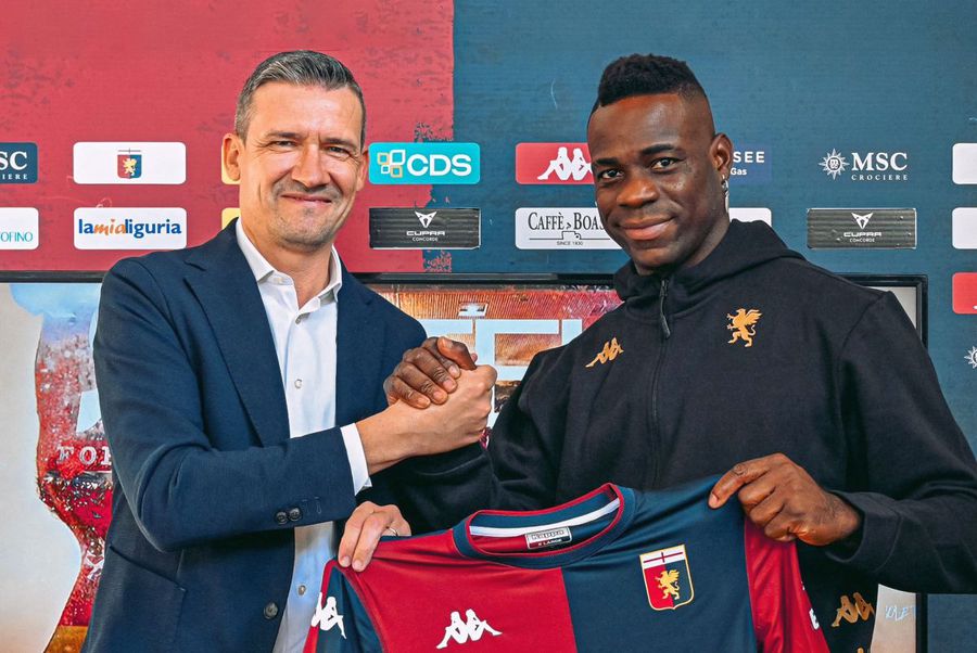 Mario Balotelli a semnat cu Genoa din postura de liber de contract în octombrie trecut / Foto: X Genoa Ce lovitură a dat Mario Balotelli! » Câți bani primește fostul atacant al lui Dan Șucu după reclamația la FIFA