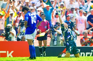 „Dacă aș fi avut un cuțit, m-aș fi înjunghiat” » Povestea „Tragediei de la Pasadena” și drama lui Roberto Baggio