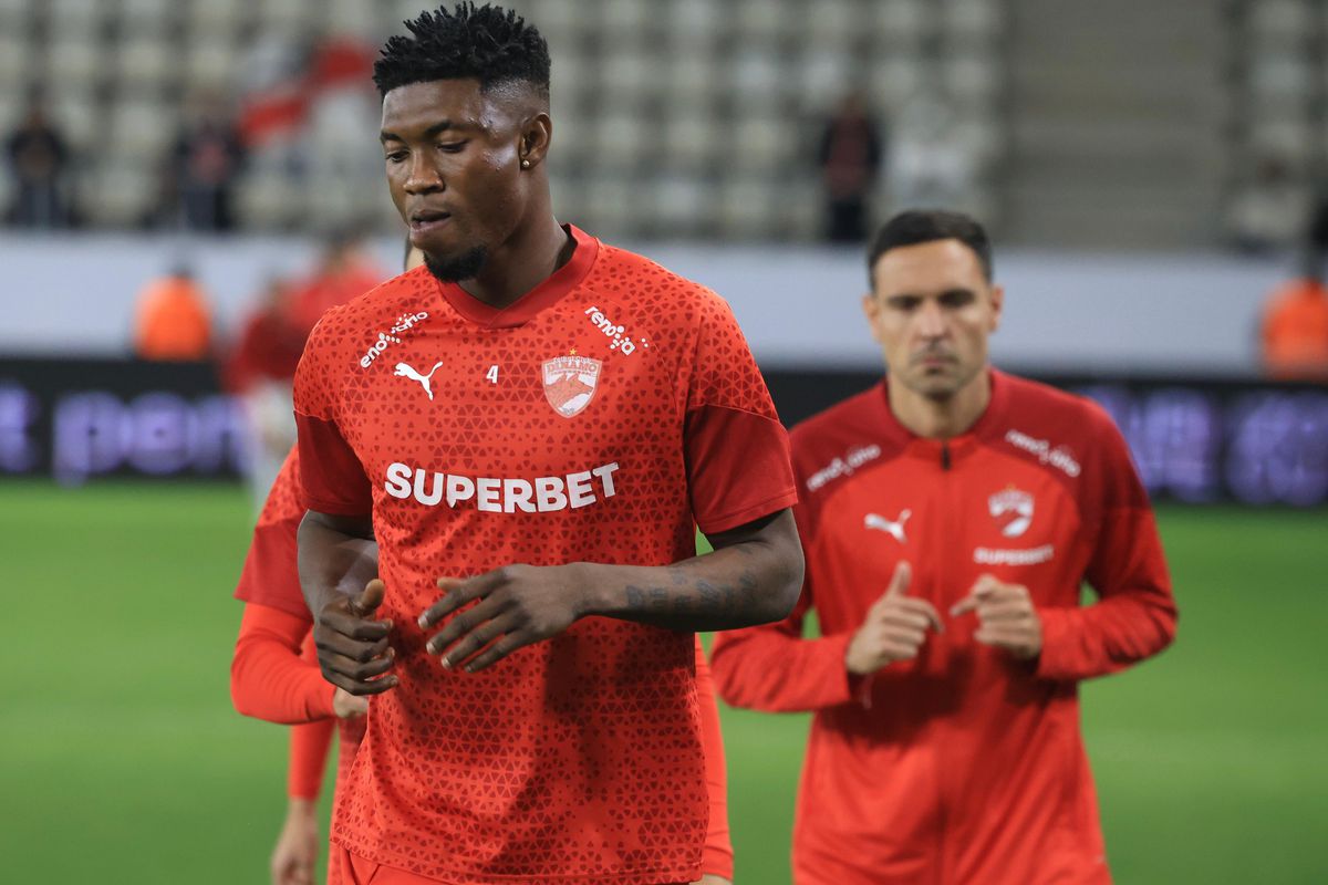 Prunea a venit la CS Dinamo - Dinamo pus pe glume: „Lupescu? Îl călcăm în picioare, îl distrugem!”