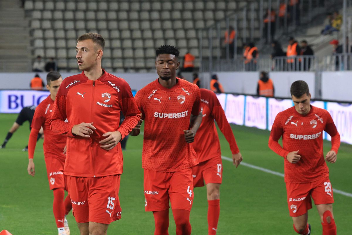 Prunea a venit la CS Dinamo - Dinamo pus pe glume: „Lupescu? Îl călcăm în picioare, îl distrugem!”