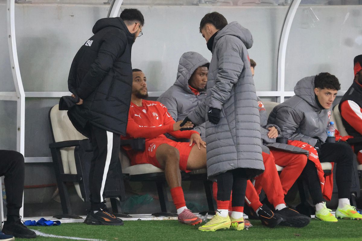 Emoții pentru Dinamo » Titularul lui Kopic a ieșit accidentat