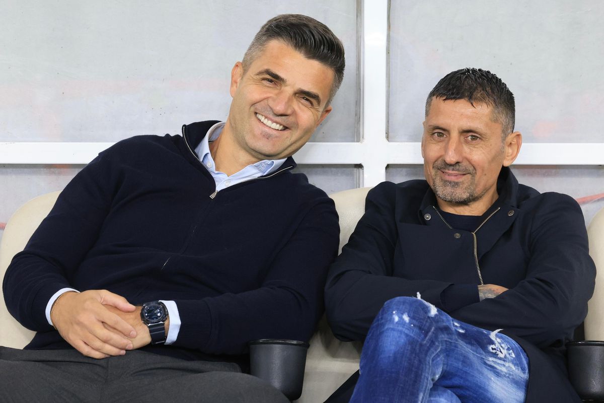 Fotbaliștii de la CS și FC Dinamo au afișat împreună mesajul galeriei + A fost primit ca un erou de „câini”