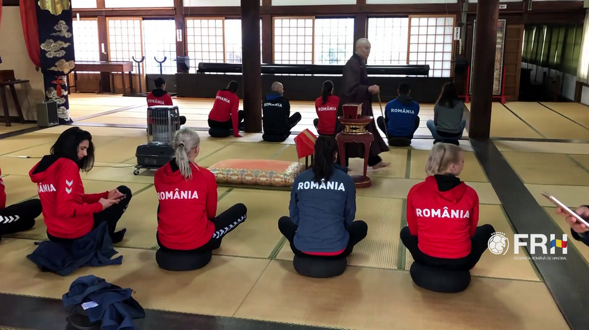 CORESPONDENȚĂ DIN JAPONIA // VIDEO Cristina Neagu, Tomas Ryde și toate fetele din echipa națională au mers la o oră de meditație la Templul Kodenji