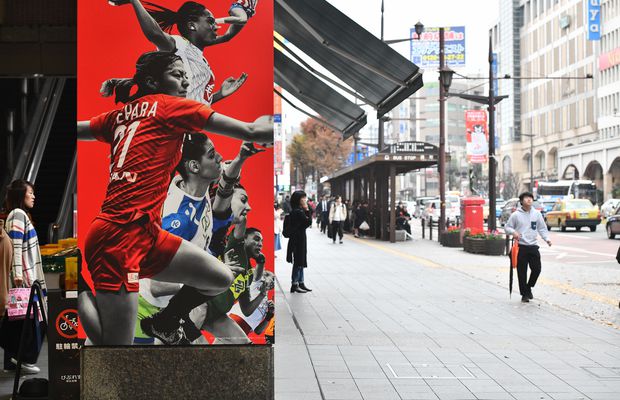 CORESPONDENȚĂ DIN JAPONIA // Din toate materialele oficiale ale turneului final din Japonia, prezente în Kumamoto, lipseşte Cristina Neagu!