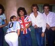 Diego Maradona alături de formația Queen