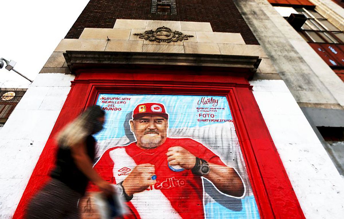 O poveste savuroasă cu Maradona și o limuzină de 15 metri la meciul de retragere al lui Platini: „Unde e? Mi-ai distrus sărbătoarea!"