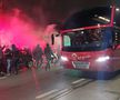Fanii lui Dinamo s-au strâns lângă stadion, înaintea meciului cu Viitorul. foto: Vlad Nedelea (GSP)