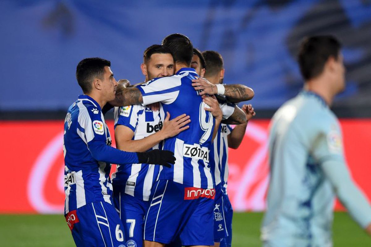 Real Madrid - Alaves 1-2. Surpriză majoră în La Liga » Real pierde iar pe teren propriu, într-un meci în care Courtois a comis-o!