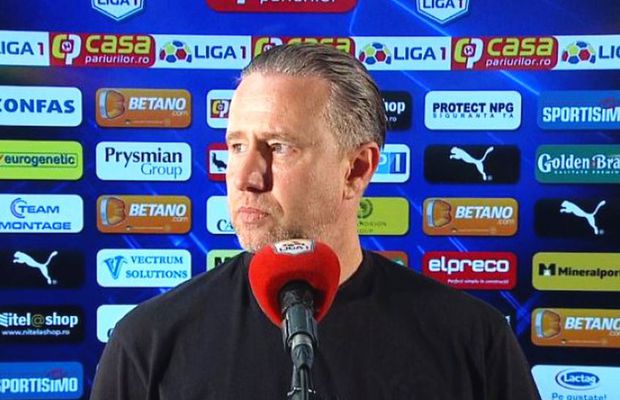 Eșecul cu FCSB zdruncină Craiova » Reghecampf: „Vom avea o discuție cu patronul” + Îl critică pe Feșnic: „Să vadă ce a arbitrat!”