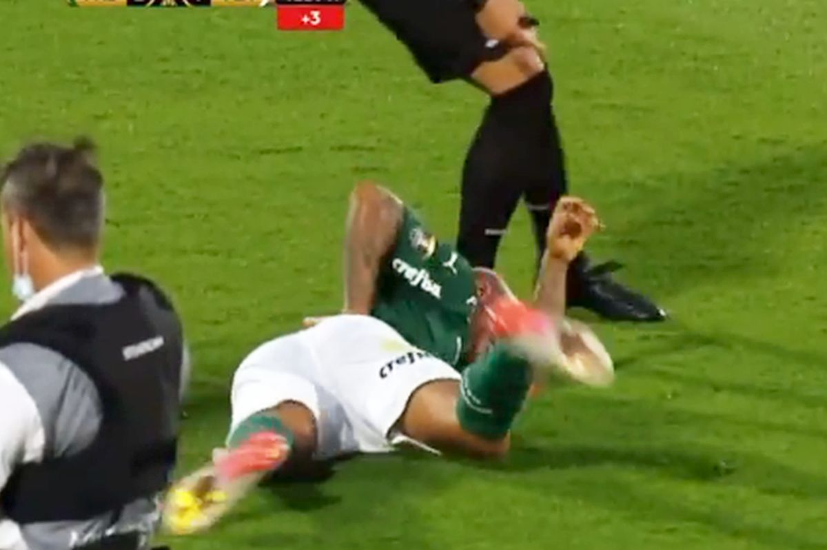 Cea mai penibilă simulare! A marcat golul victoriei în finala Copei Libertadores, apoi a stârnit hohote de râs: „A vrut să provoace eliminarea arbitrului!”