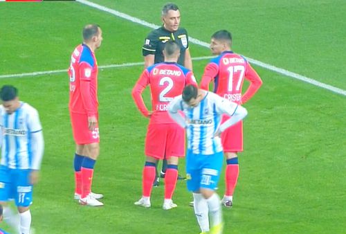 Horațiu Feșnic a dictat ușor un penalty pentru CS Universitatea Craiova, în minutul 12 al meciului cu FCSB. Andrei Ivan a transformat fără emoții.