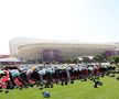 Fanii musulmani prezenți la Campionatul Mondial au luat o pauză vineri de la fotbal și s-au rugat în fața stadionului „Ahmad Bin Ali”, arena care a găzduit partida Țara Galilor - Iran 0-2.