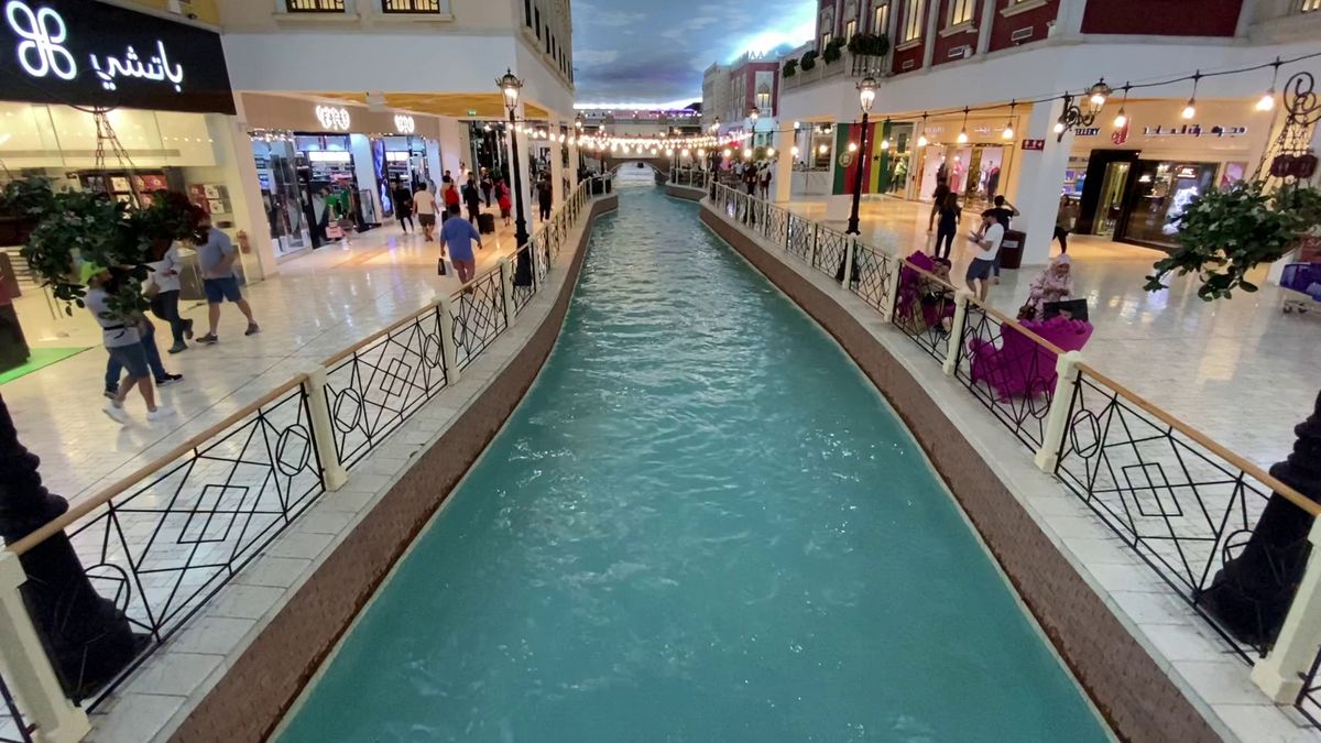 Te plimbi cu gondola prin mall și faci shopping » Imagini senzaționale surprinse de reporterii GSP în Qatar