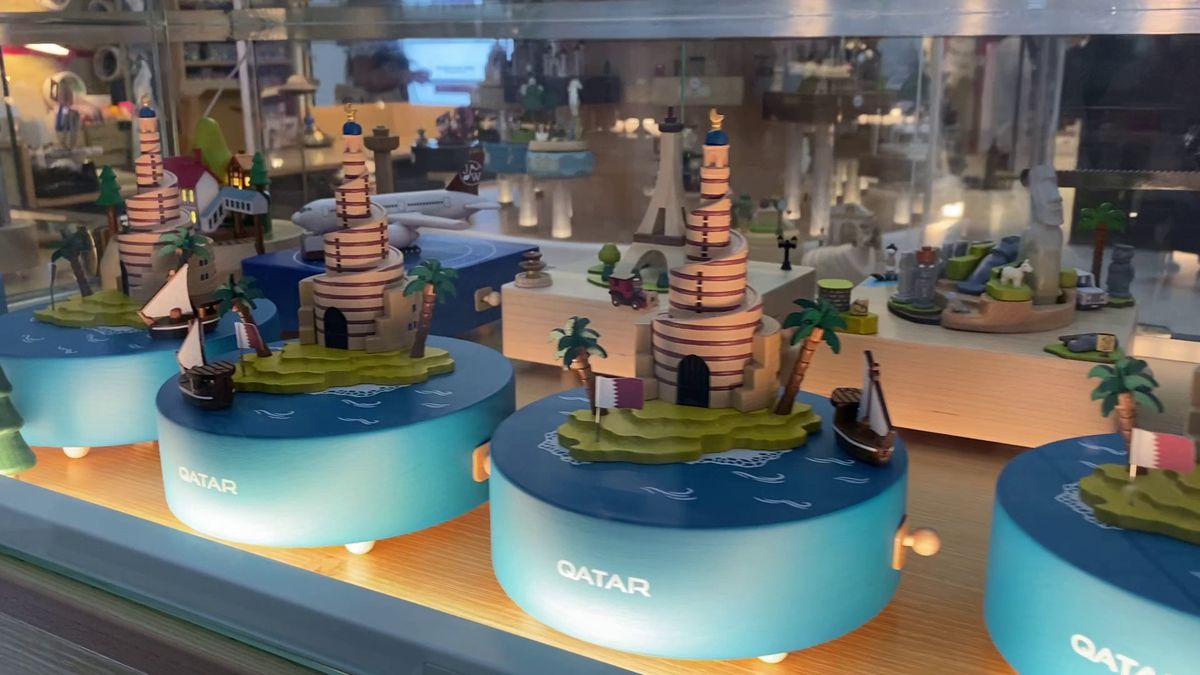 Te plimbi cu gondola prin mall și faci shopping » Imagini senzaționale surprinse de reporterii GSP în Qatar