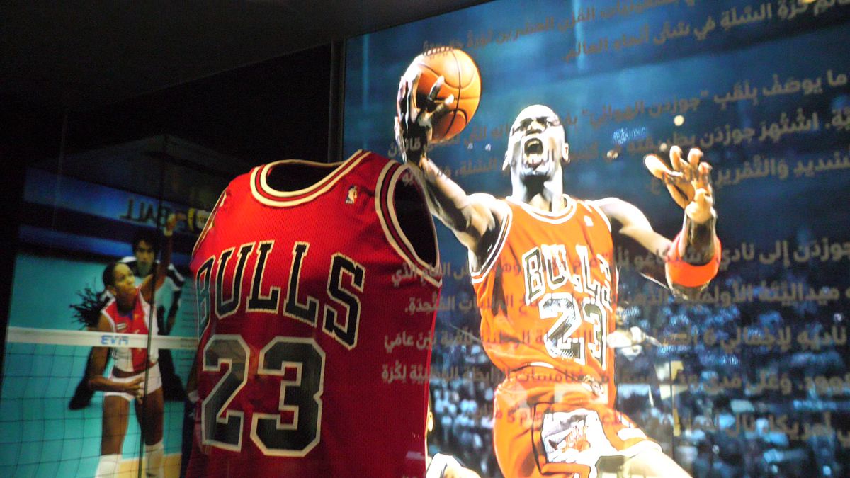 GSP a vizitat un muzeu al sportului galactic: Nadia e așezată lângă Zidane și Michael Jordan