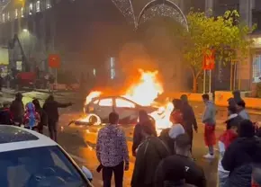 Haos la Bruxelles » De bucurie că au bătut Belgia, marocanii camuflați și agresivi au devastat centrul orașului! Video înfricoșător