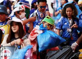 De ce fac suporterii japonezi curat după fiecare meci de la Mondial? Explicația unui fan nipon: „Inima noastră e curată, așa că...”