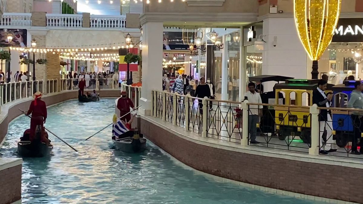 Te plimbi cu gondola prin mall și faci shopping » Imagini senzaționale surprinse de reporterii GSP în Qatar