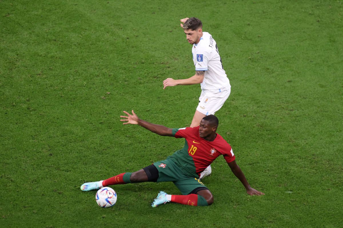 „Dubla” lui Bruno Fernandes o duce în optimi pe Portugalia! Uruguay tremură pentru calificare