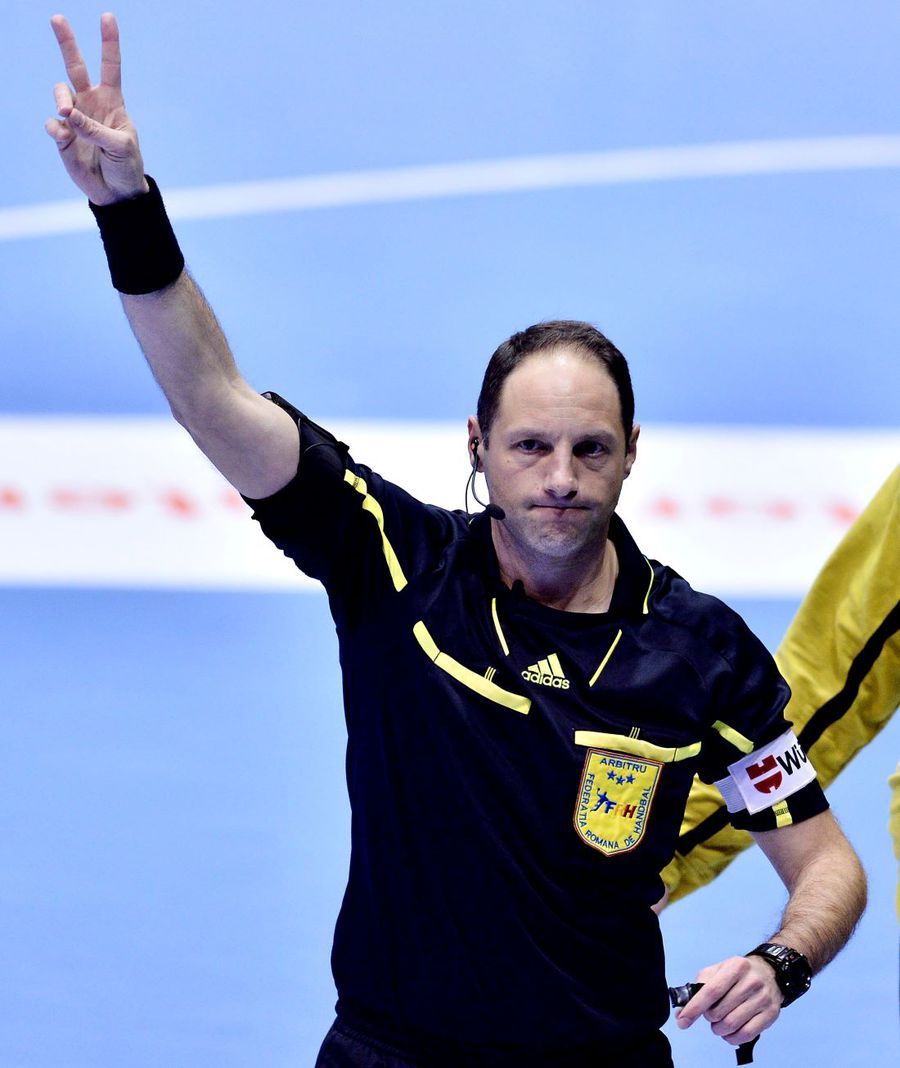 Claudiu Belean, unul dintre arbitrii sancționați Foto sportpictures Trei etape pe tușă pentru arbitri » Memoriul constănțenilor după derby-ul cu Dinamo a avut efect