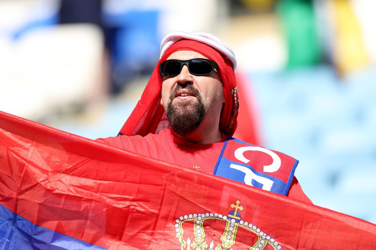 Au întors toate privirile la Camerun - Serbia » Apariții classy în tribunele de pe „Al Janoub Stadium”