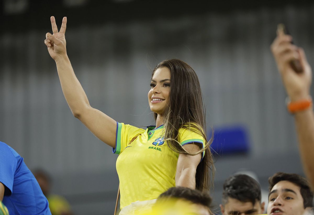 Selecționerul Edi Iordănescu a ajuns în Qatar » Va urmări live 10 meciuri în 5 zile