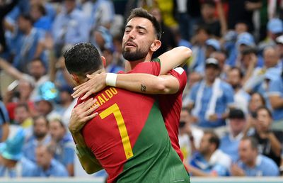 „Dubla” lui Bruno Fernandes o duce în optimi pe Portugalia! Uruguay tremură pentru calificare