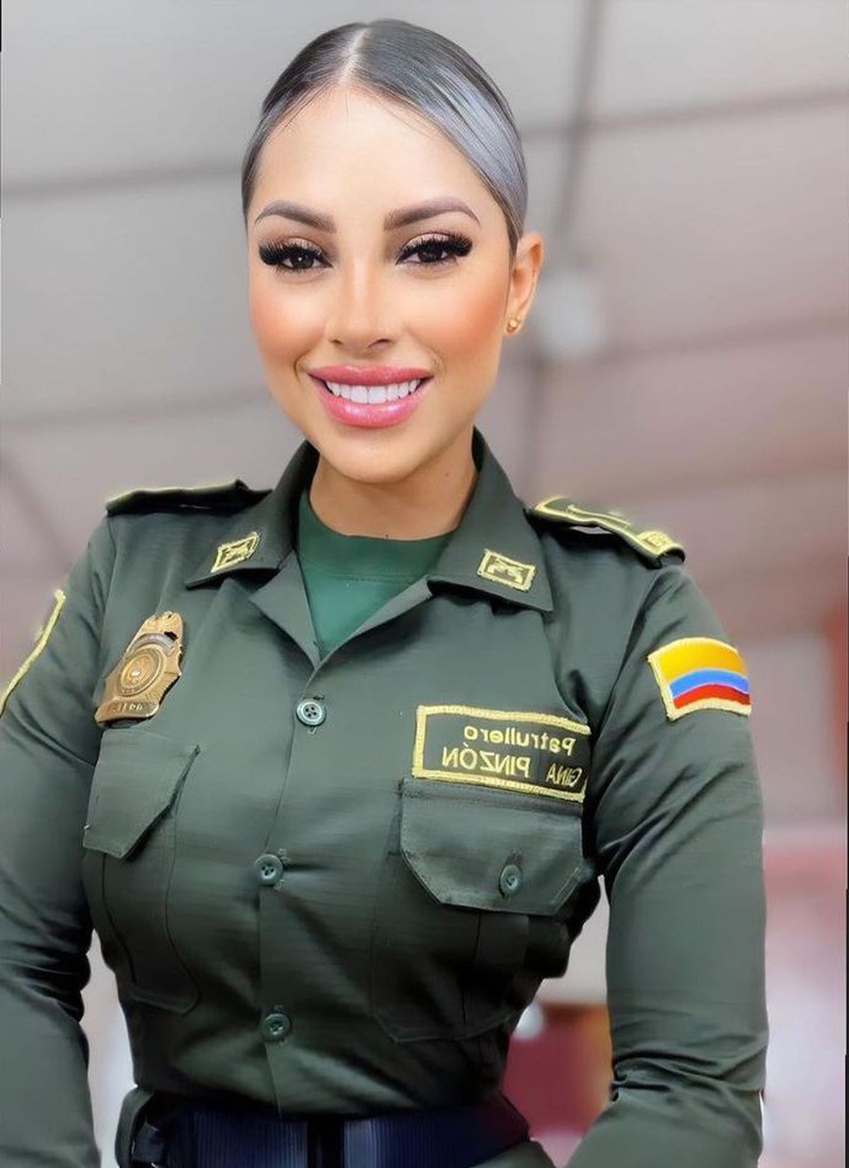 Alexa Narvaez, polițista care a devenit virală la un meci de fotbal, a pozat fără sutien