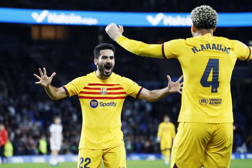 Araujo, alături de Gundogan, colegul de la Barcelona Foto: Guliver/GettyImages