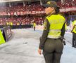 Polițista din stadion devenită virală și-a vopsit sânii în culorile echipei favorite și a pozat așa pe Instagram: „Oamenii mei frumoși, a ieșit soarele!”