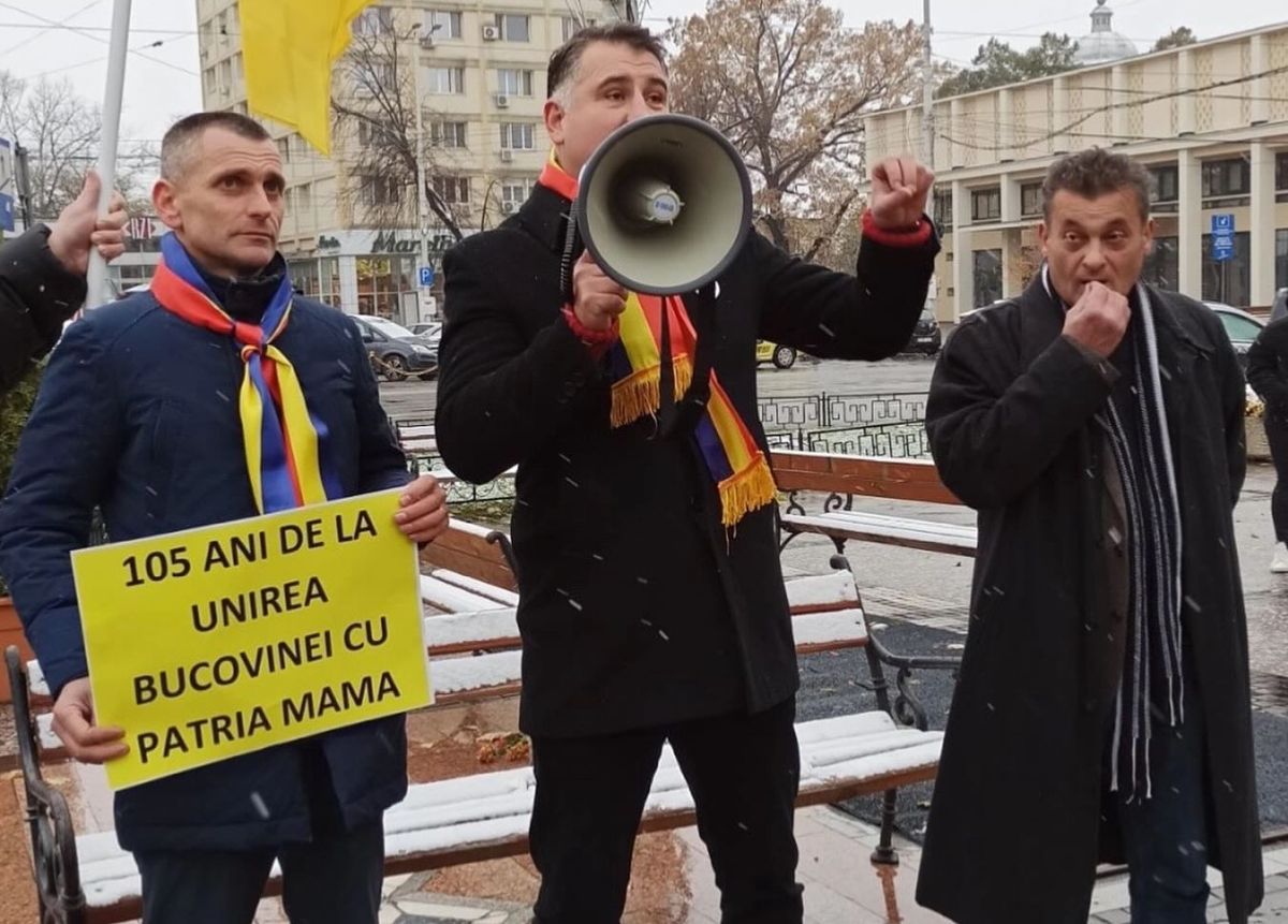 Fostul căpitan din Liga 1, dezlănțuit în stradă pentru AUR: „CINE SUNTEM NOI?” » S-a întors în politică și îi face jocurile lui George Simion: imagini incredibile surprinse în week-end
