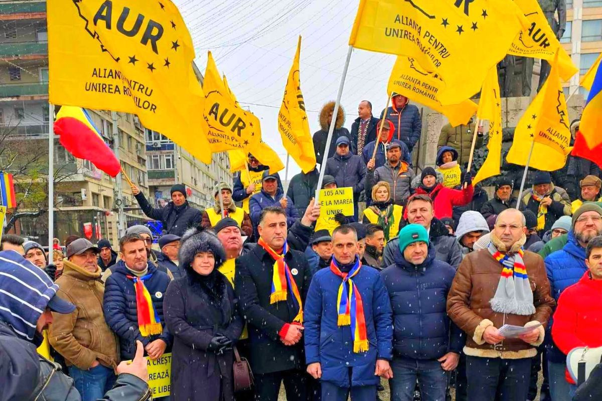 Fostul căpitan din Liga 1, dezlănțuit în stradă pentru AUR: „CINE SUNTEM NOI?” » S-a întors în politică și îi face jocurile lui George Simion: imagini incredibile surprinse în week-end