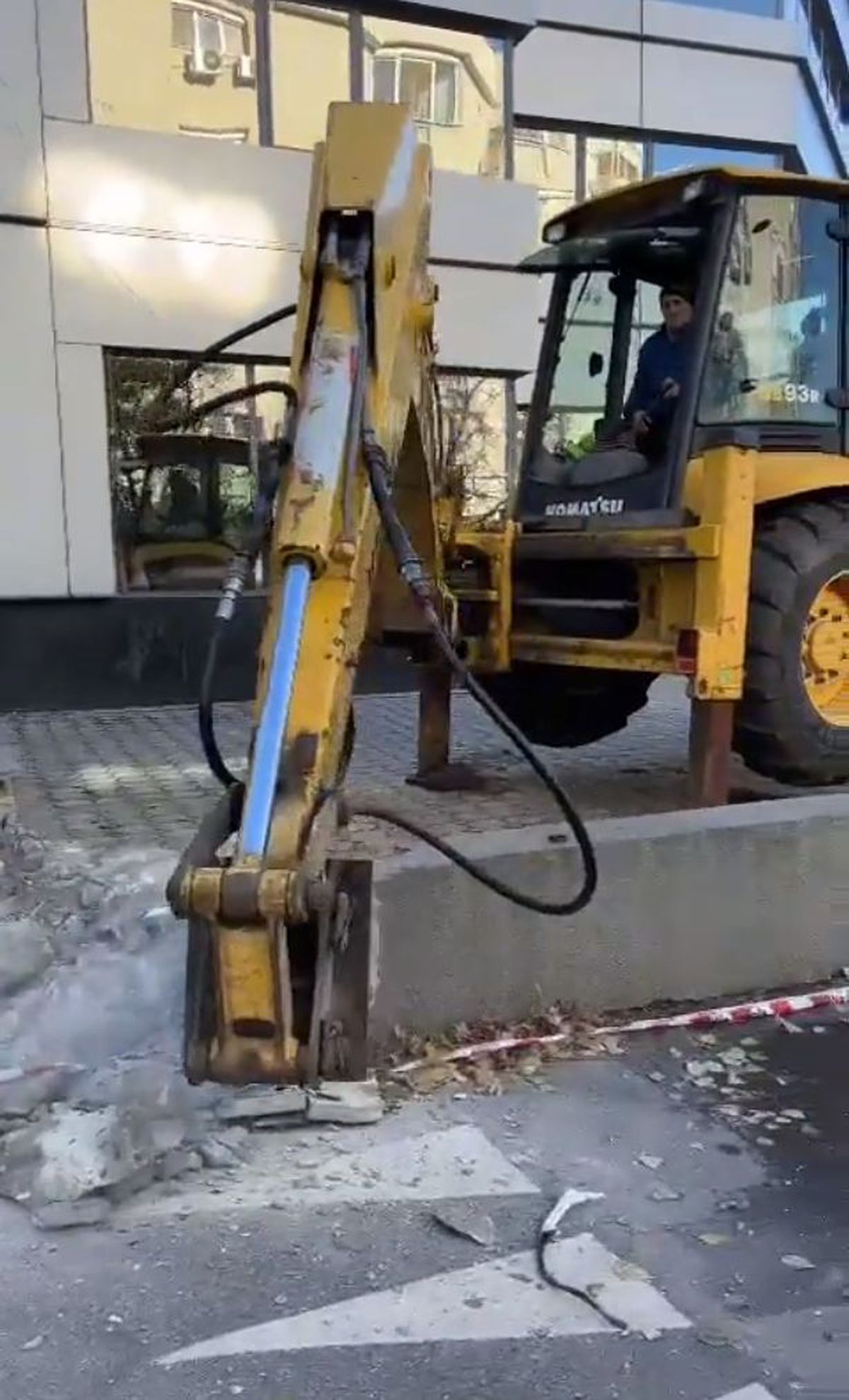 Clotilde Armand a dispus distrugerea unui gard din jurul hotelului lui Dumitru Dragomir