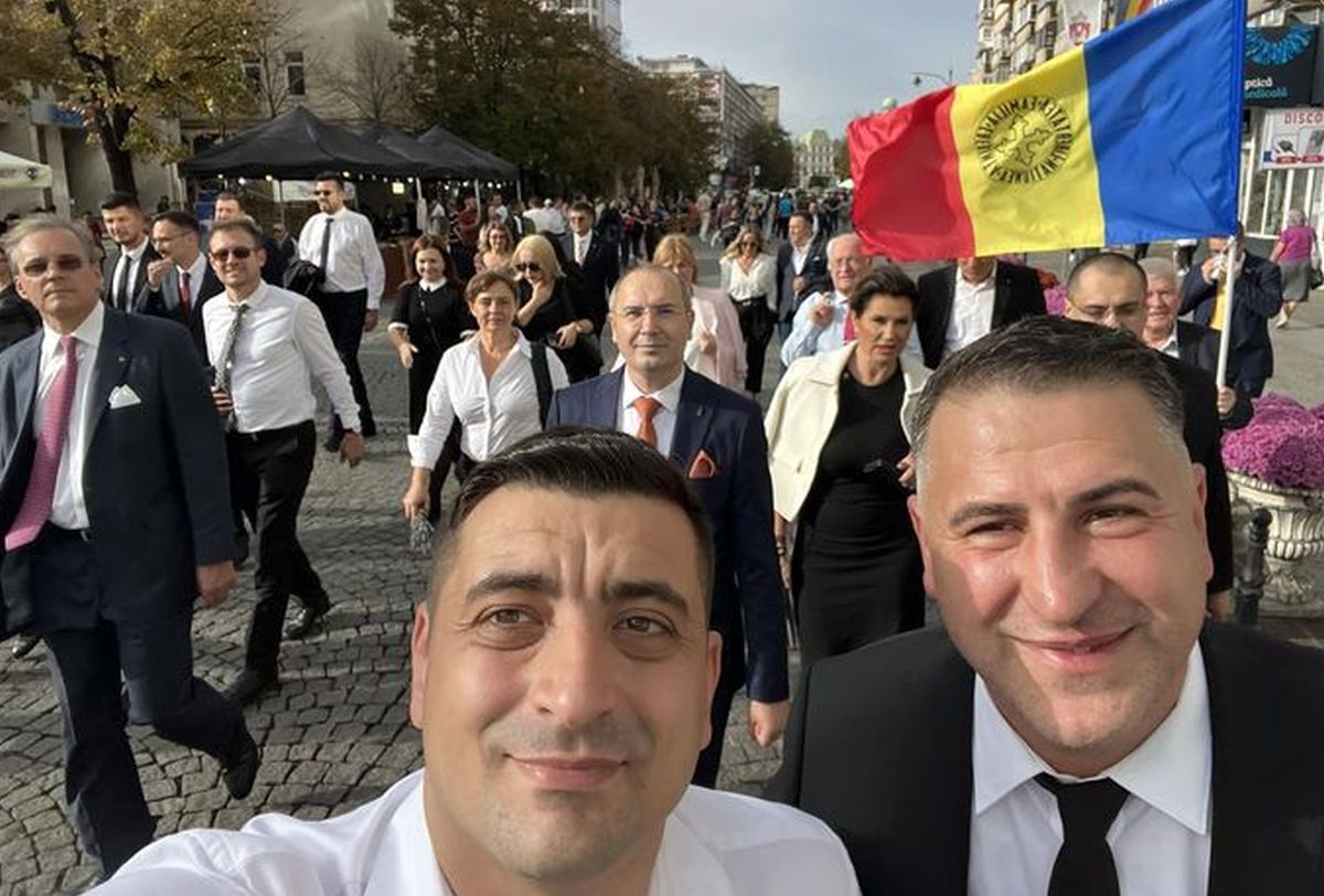 Fostul căpitan din Liga 1, dezlănțuit în stradă pentru AUR: „CINE SUNTEM NOI?” » S-a întors în politică și îi face jocurile lui George Simion: imagini incredibile surprinse în week-end
