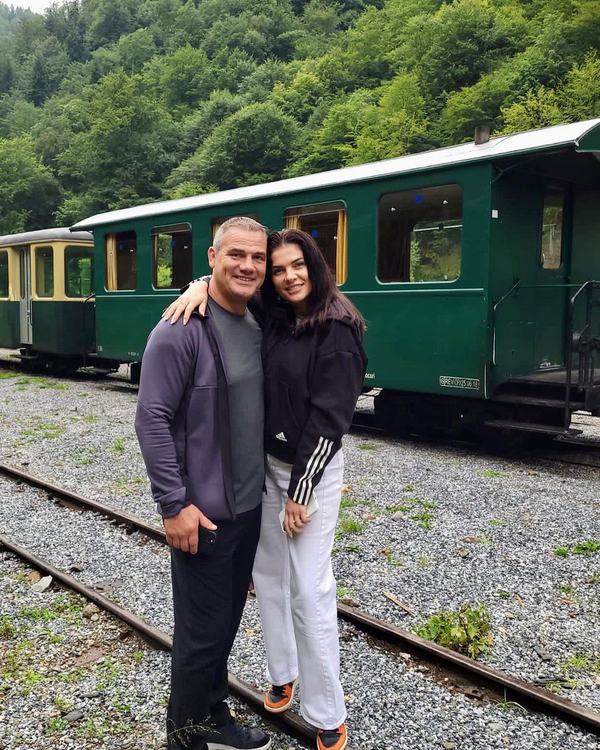 Cu ce se ocupă și câți bani face Maria, soția lui Ionuț Iftimoaie! E pasionată de modă și are propria afacere