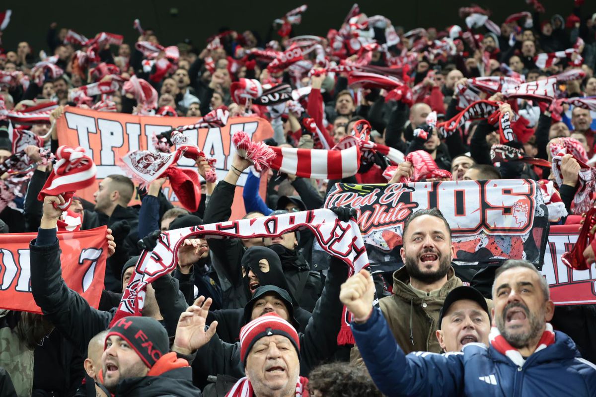 Fanii lui Olympiakos la meciul cu FCSB / Foto: Ionuț Iordache GSP