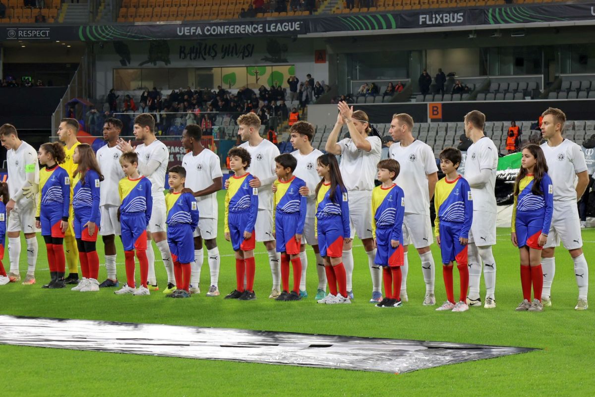 Discurs în română și în rusă în vestiar, cu țipete, după punctul istoric reușit în Conference League: „Aveți viitor!”