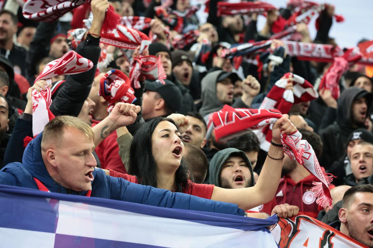 Fanii lui Olympiakos la meciul cu FCSB / Foto: Ionuț Iordache GSP