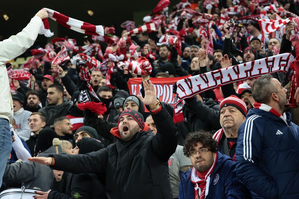 Fanii lui Olympiakos la meciul cu FCSB / Foto: Ionuț Iordache GSP