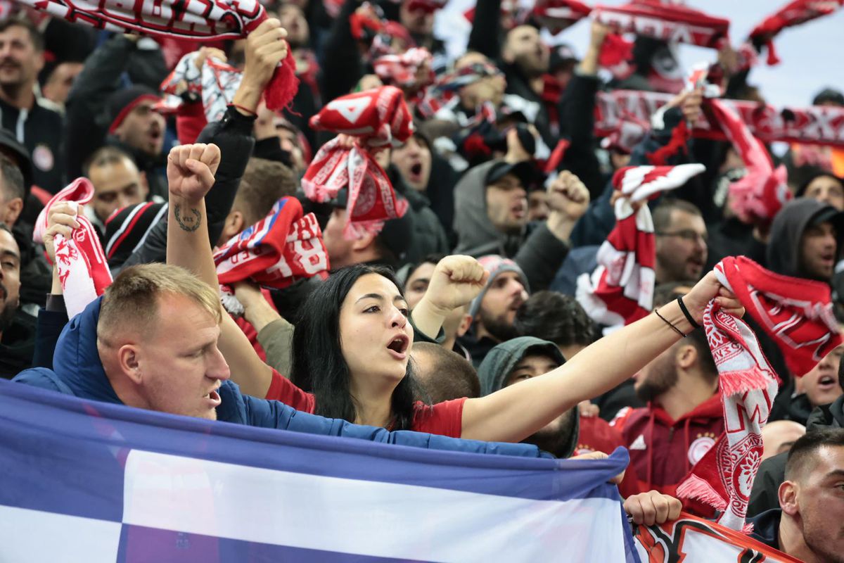 Fanii lui Olympiakos la meciul cu FCSB / Foto: Ionuț Iordache GSP